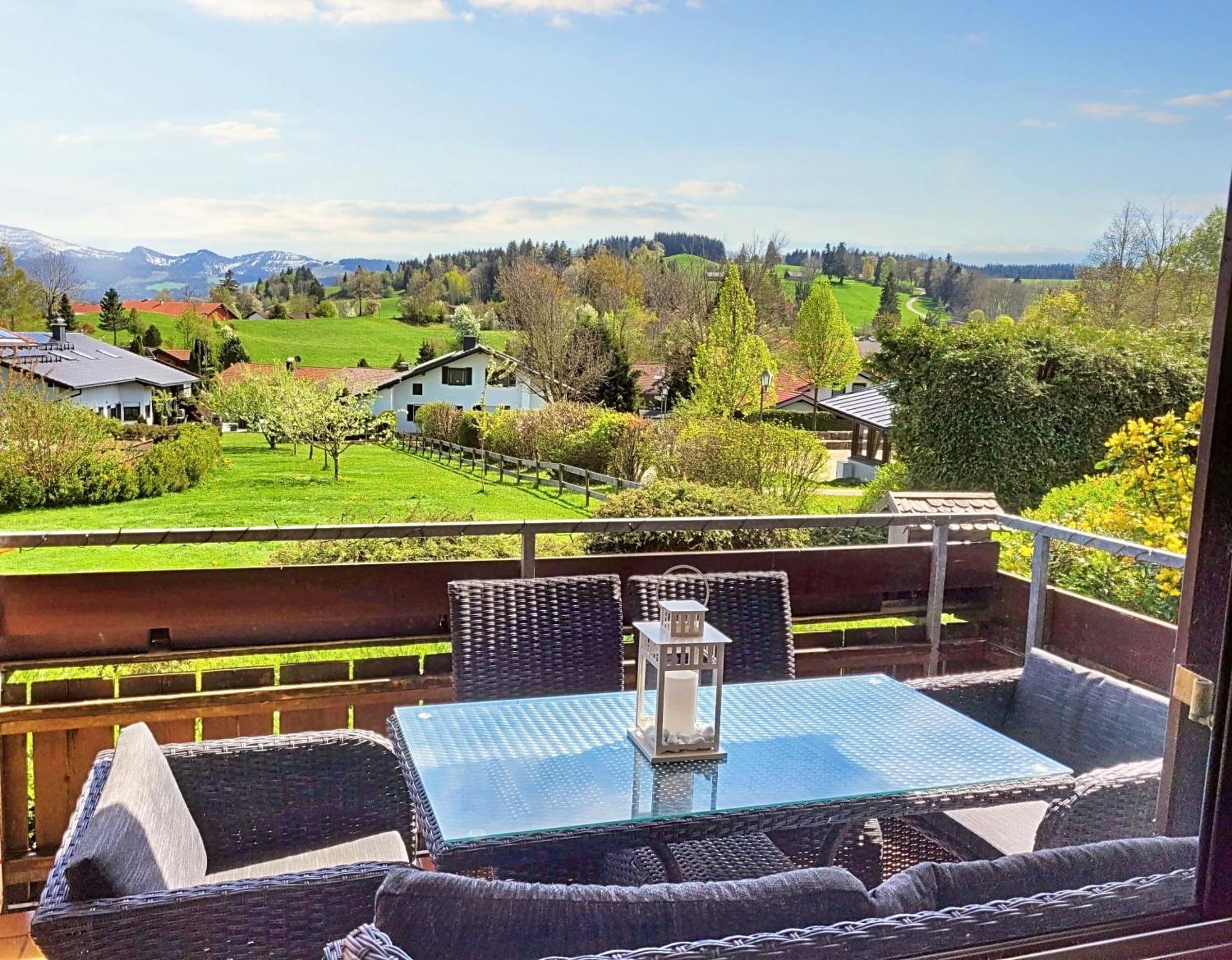 Lindners Hideaways - Bergnest Lodge - Bergblick Fewo 6 Pers Balkon Garten Hund Ski Unterkunft Luftkurort Oberreute Naehe Buchenegger Wasserfaelle Eistobel Bodensee 外观 照片